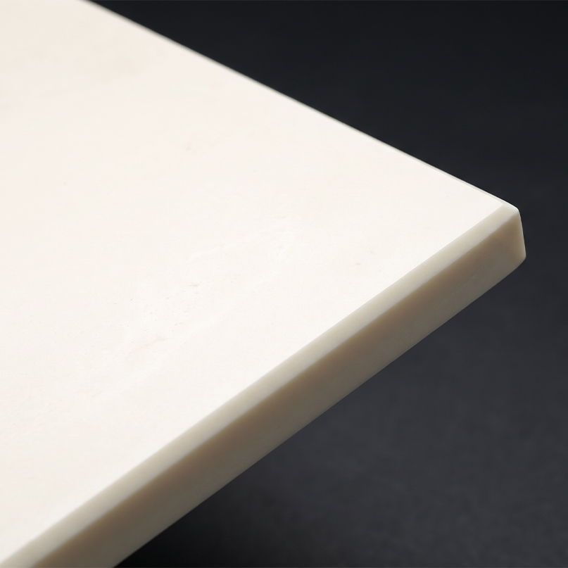 Plaque en résine blanche avec finition lisse pour créations artistiques et décoratives